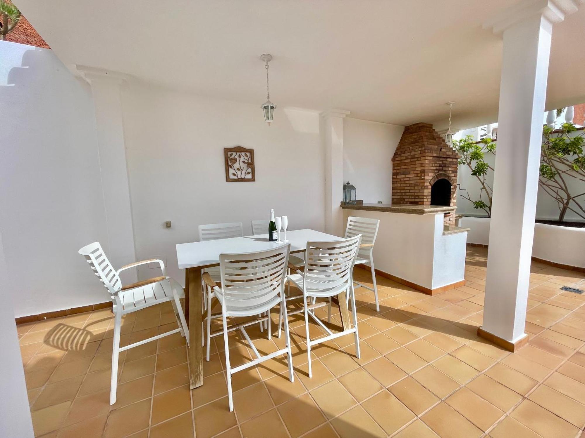 Villa Amorio A Spacious Modern Getaway With A Private Heated Pool & Sea Views Costa Adeje  Exteriér fotografie