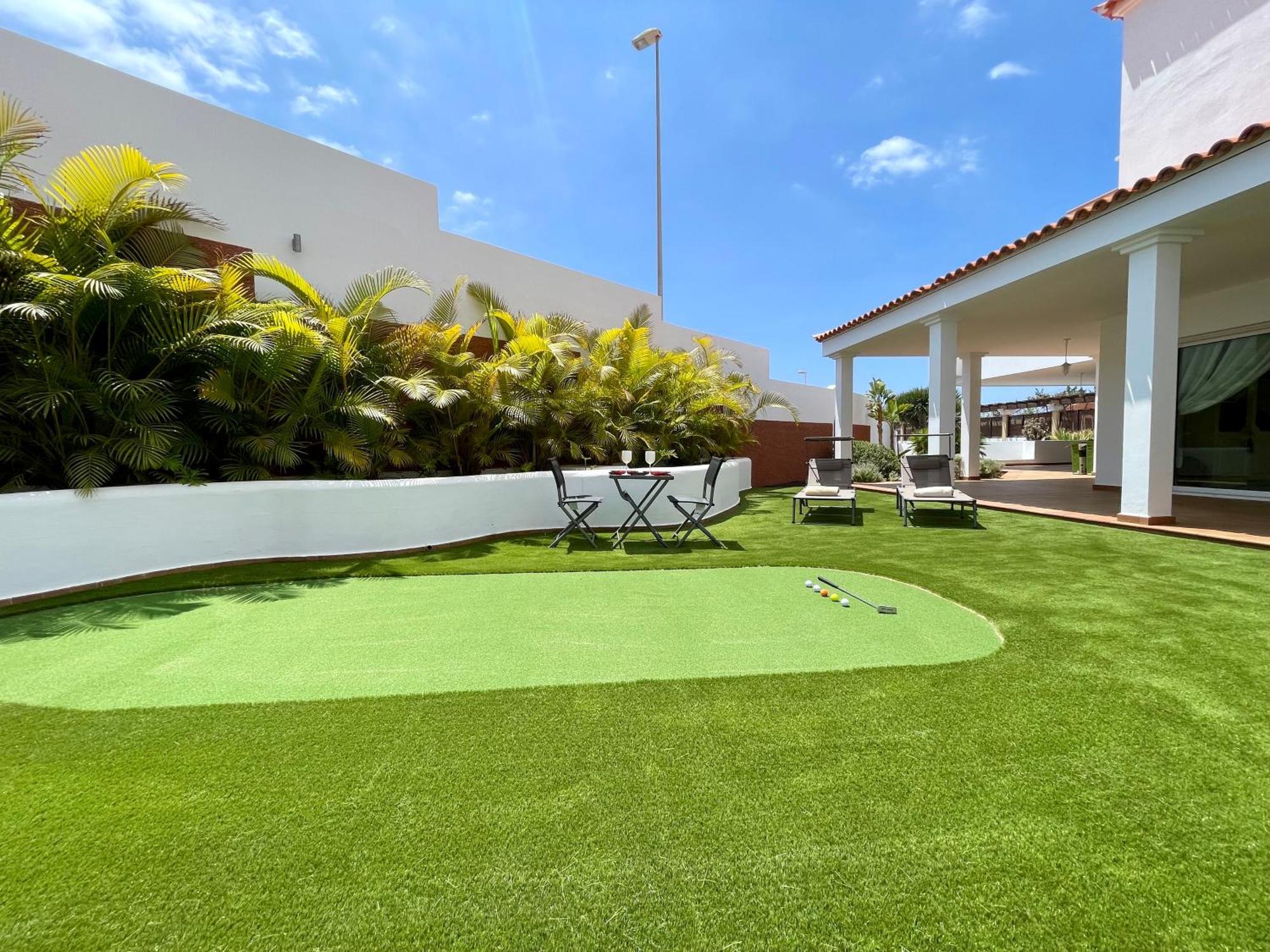 Villa Amorio A Spacious Modern Getaway With A Private Heated Pool & Sea Views Costa Adeje  Exteriér fotografie