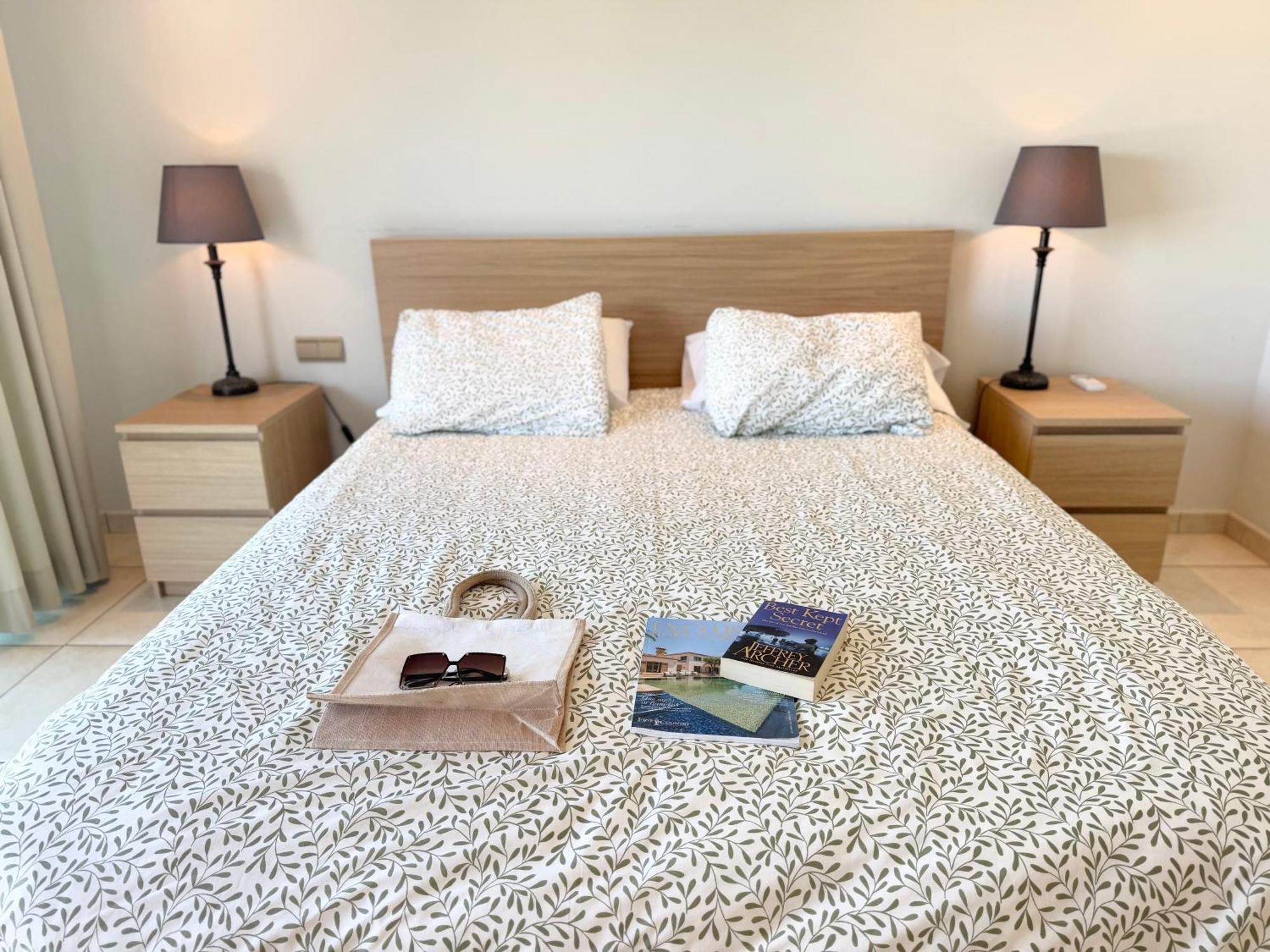 Villa Amorio A Spacious Modern Getaway With A Private Heated Pool & Sea Views Costa Adeje  Exteriér fotografie